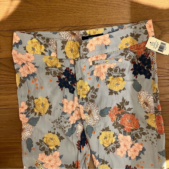 NWT Smythe Floral Pants - Picture 4 of 5